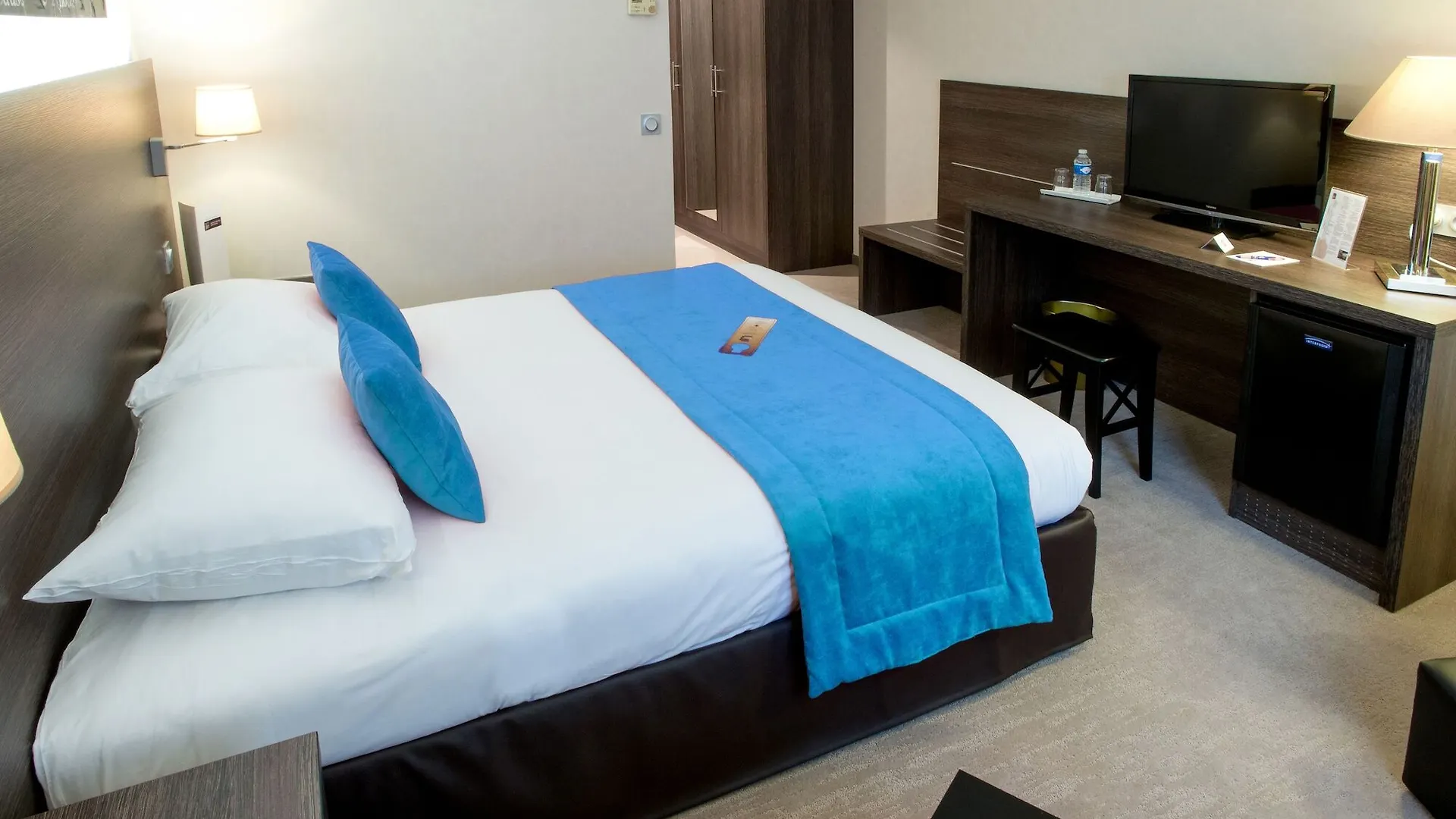 Best Western Plus Hotel Admiral Ла-Тур-де-Сальваньи